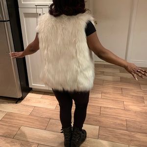 Jackets & Coats - Faux fur vest (New, woe only for the picture) Jackets & Coats - Faux fur vest (New, woe only for the picture)